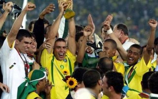 2002年FIFA世界杯：亚洲首次举办的戏剧性与争议之赛