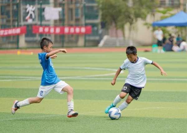 重庆足球中学生的激情与梦想-第1张图片-寰星运动网
