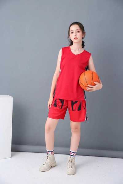 女孩夏季篮球装备指南-第2张图片-寰星运动网