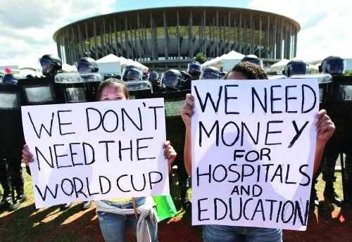 巴西抗议世界杯：民众不满赛事开销与社会责任失衡-第2张图片-寰星运动网