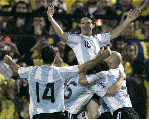 哥伦比亚对阵阿根廷：南美足球巨擘的较量-第1张图片-寰星运动网