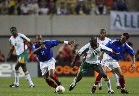 2002年世界杯经典对决：法国对阵塞内加尔-第3张图片-寰星运动网