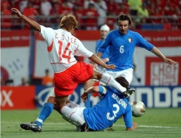 2002年世界杯韩国对阵意大利的争议之战-第1张图片-寰星运动网