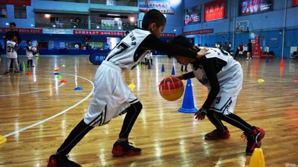 篮球技巧提升：胶南成人篮球训练指南-第2张图片-寰星运动网