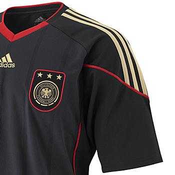 德国队10年世界杯球衣回顾与展望-第1张图片-寰星运动网